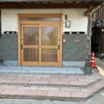 複層ガラスの玄関扉に取替。