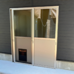 わんちゃんのが出入り出来るよう専用の出入り口を付けました